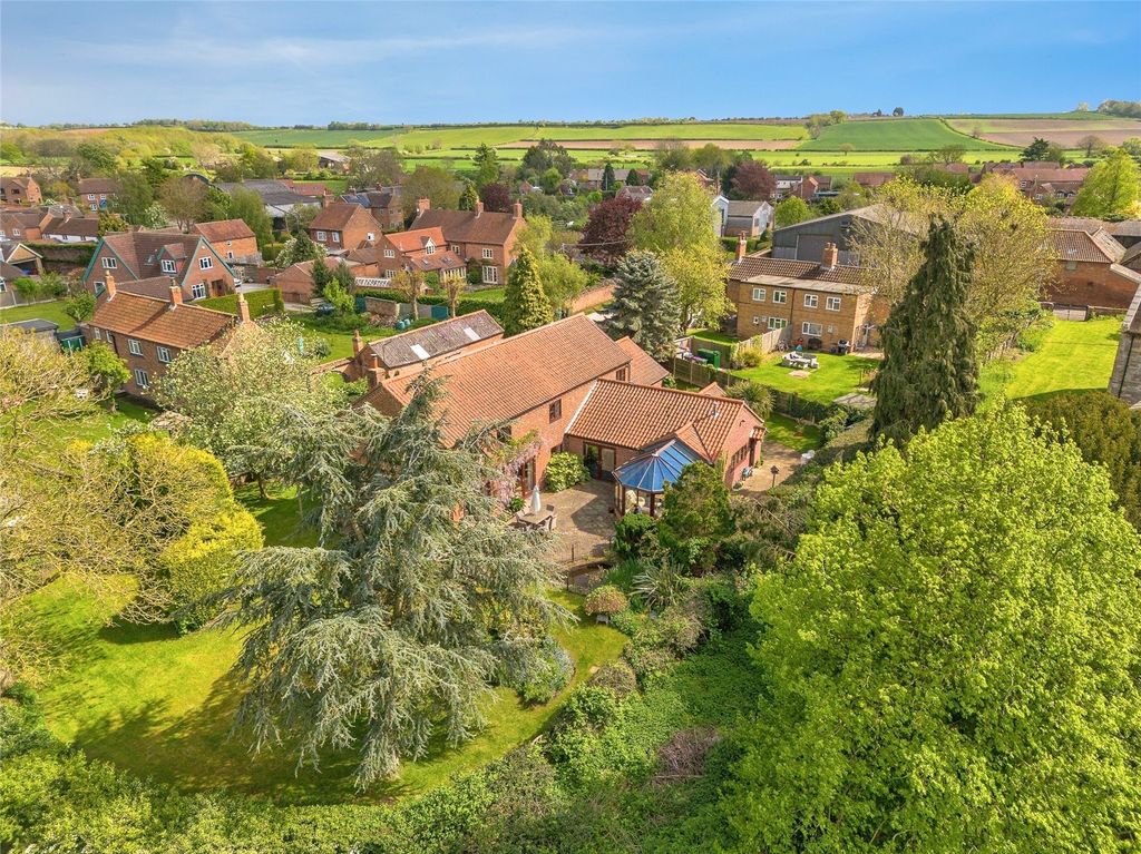 Property photo 1 of 34 Picture No. 48