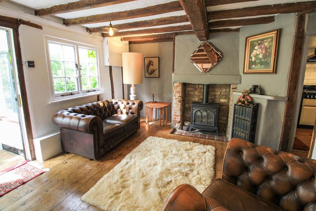 Property photo 2 of 16 Lounge