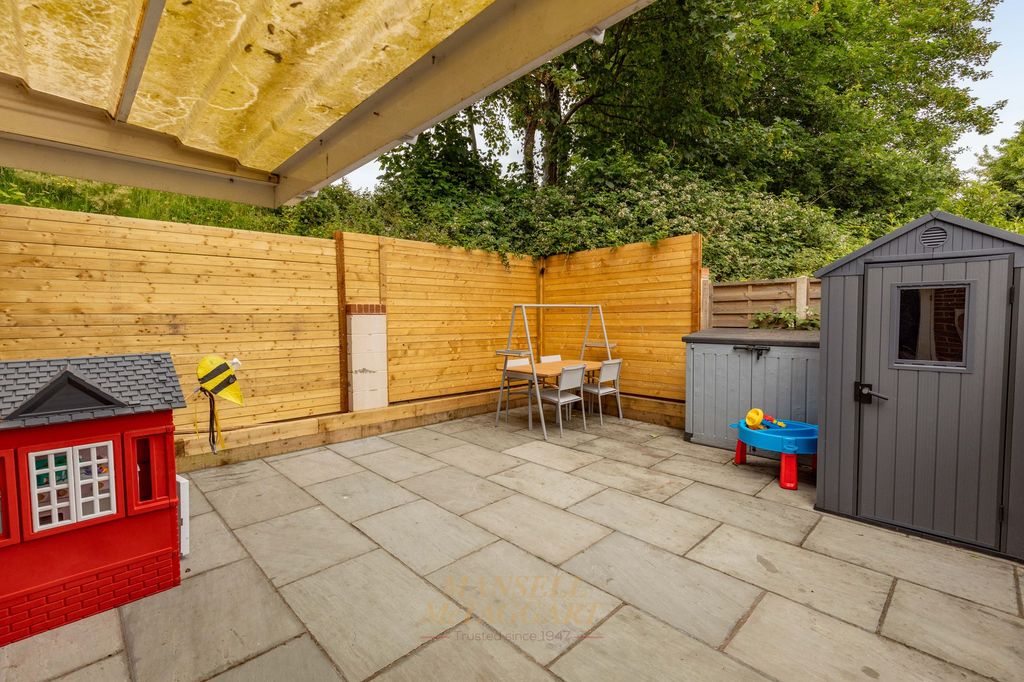 Property photo 2 of 23