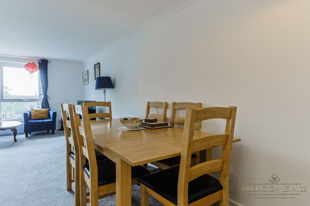 Property photo 3 of 7 4396842