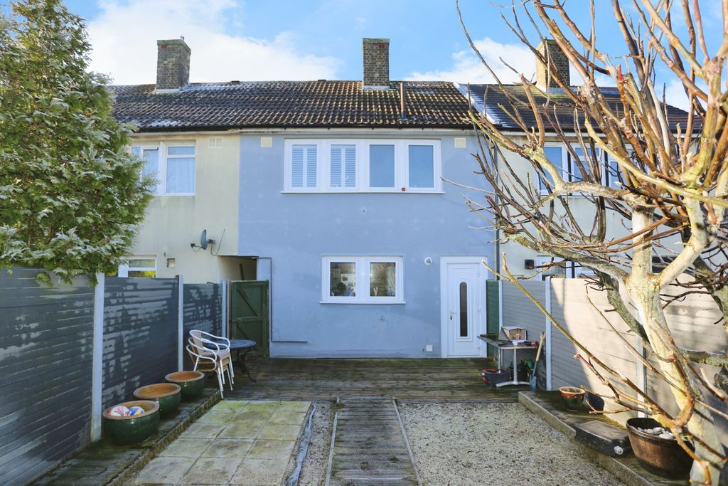Property photo 2 of 14 Rear Garden