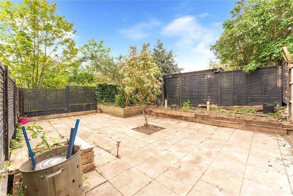 Property photo 2 of 10 Picture No. 15