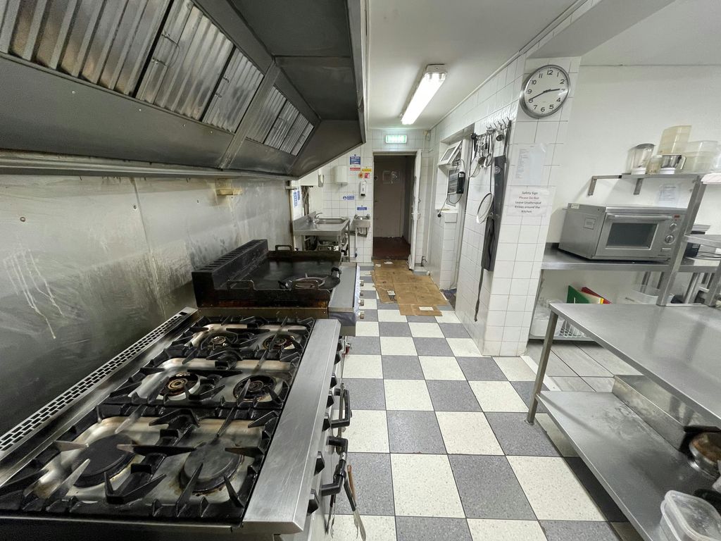 Property photo 2 of 6 14 40 37.Jpg