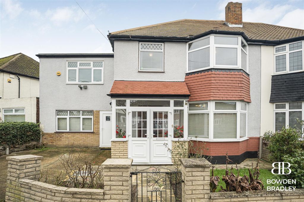 Property photo 1 of 17 Externals