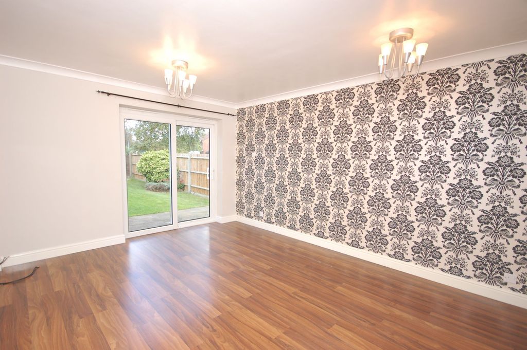 Property photo 3 of 8 Living