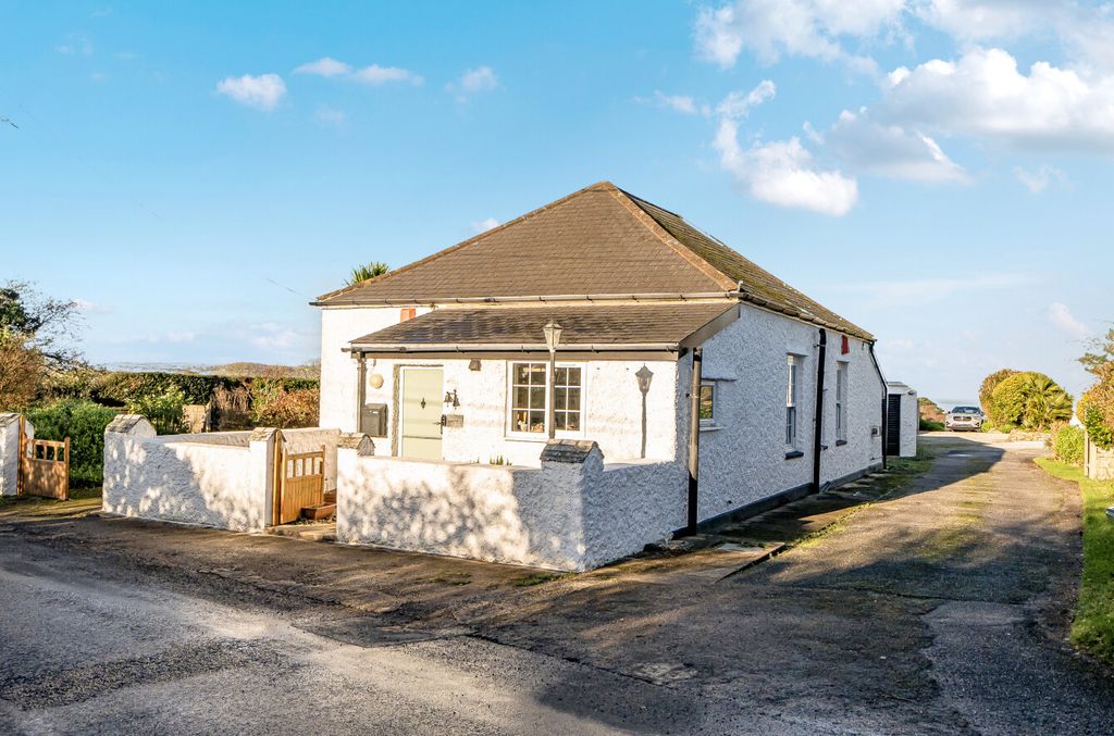 Property photo 3 of 30 3 - 1395261-1-695Cee1...