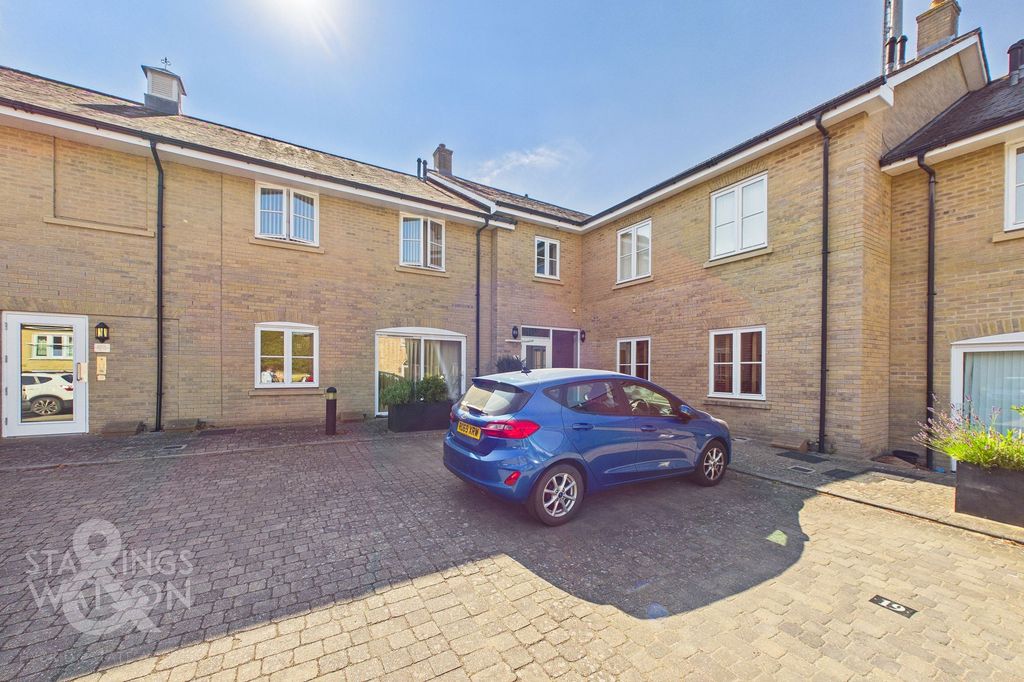 2 bed flat for saleEvelyn Fison Mews, Eastward Place, Stowmarket IP14