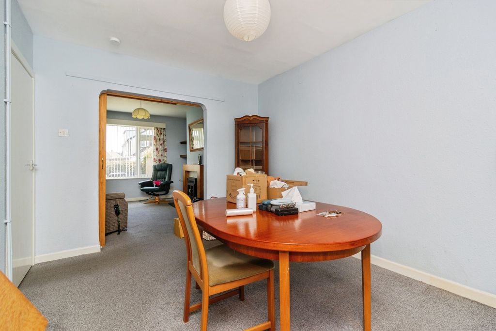 Property photo 3 of 18 Pbox-Img.Jpg