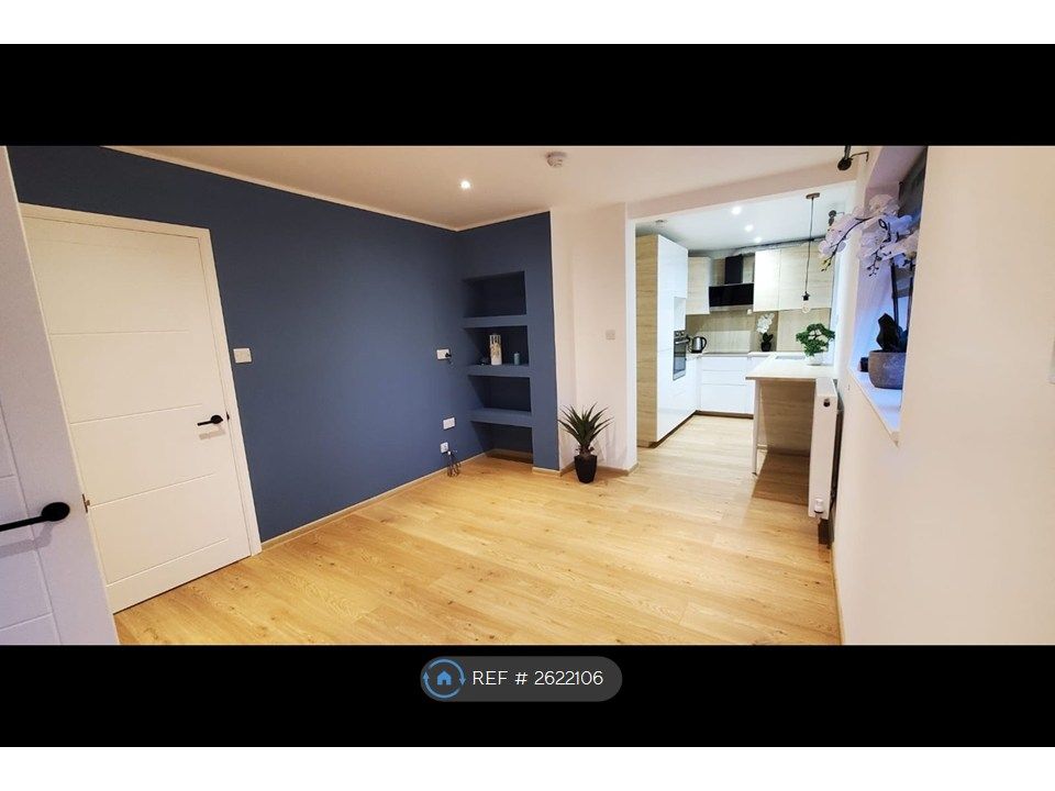 Property photo 1 of 17 An Open Kitchen With Lounge