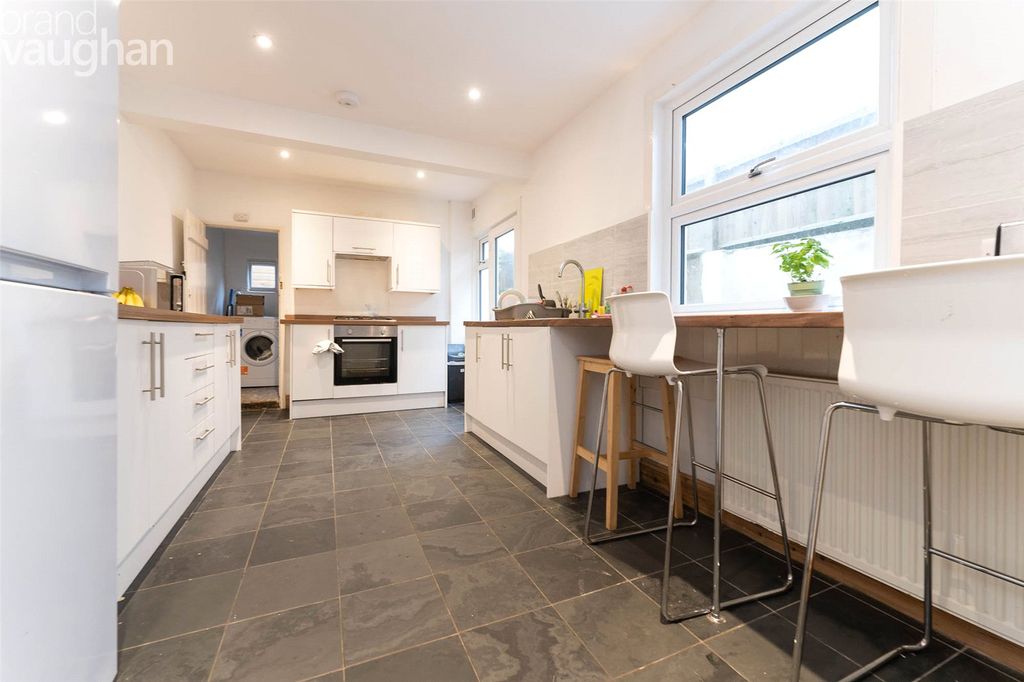 Property photo 2 of 14 Picture No. 28