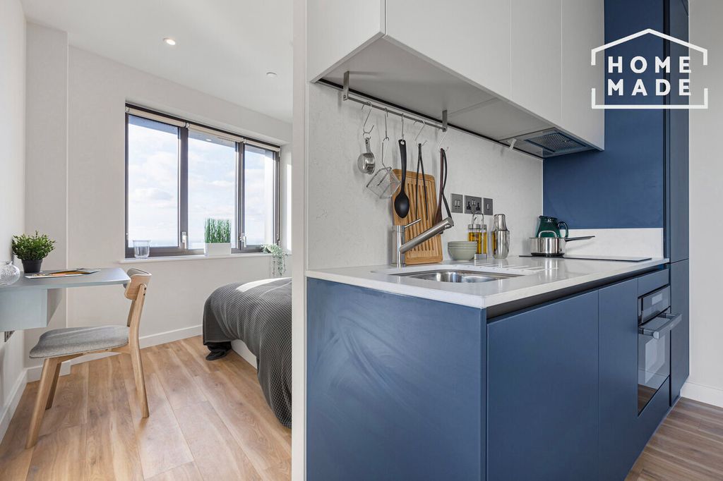 Property photo 1 of 39 0c1005d81586Caead560604ce7E3