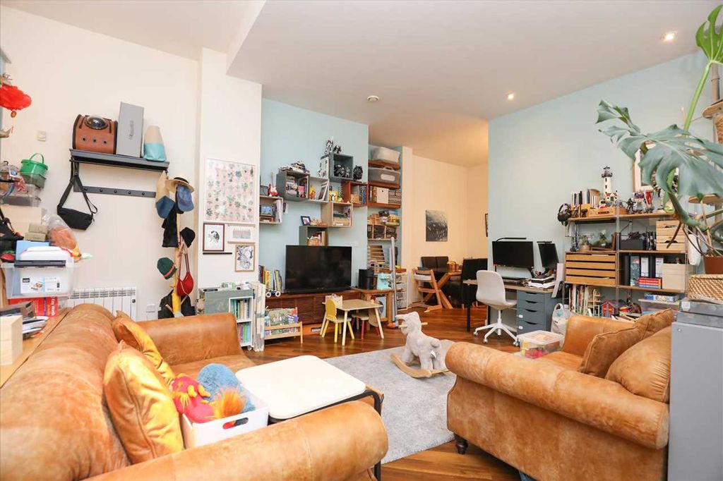 Property photo 3 of 19