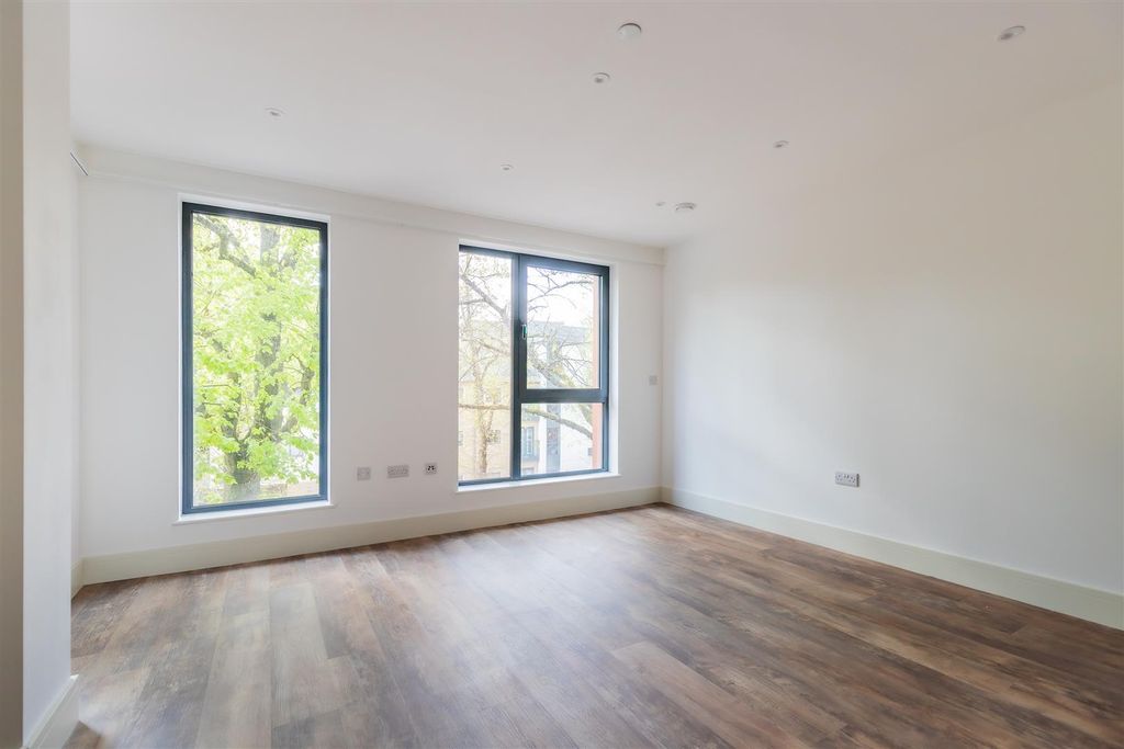 Additional image 6 of 2 bed flat for saleSophia Mews, Cathedral Road, Pontcanna CF11