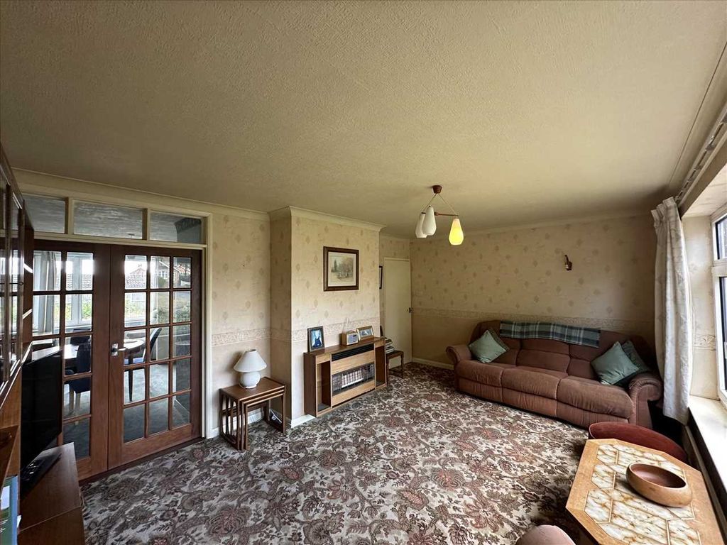 Property photo 3 of 14 Enclosed Entrance Lobby: