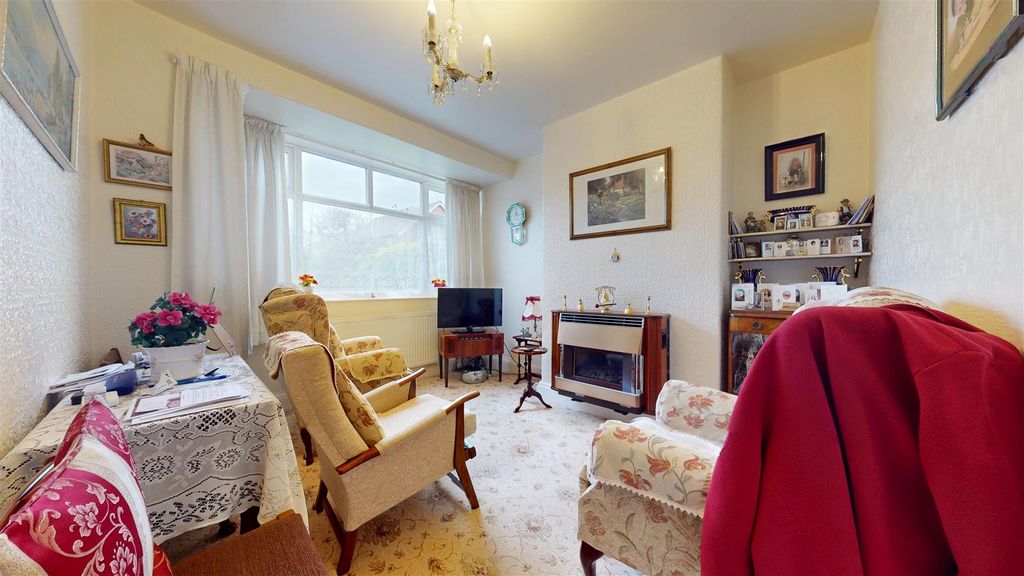 Property photo 2 of 20 Queens Drive Reception Room