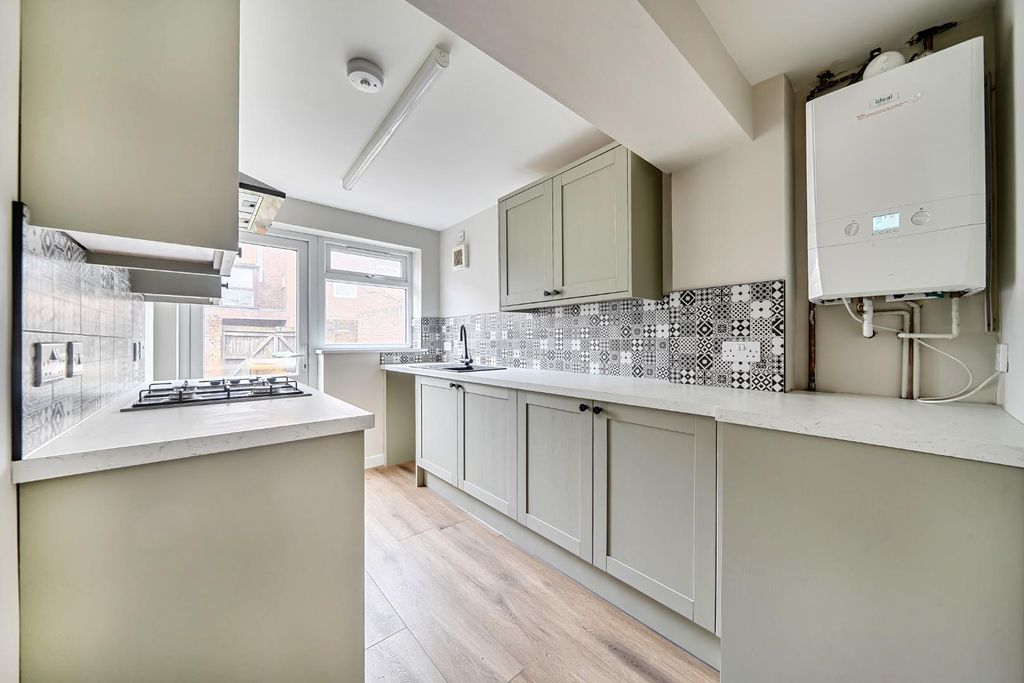 Property photo 1 of 16 1423960-9-69Aec2740Bf24.Jpg