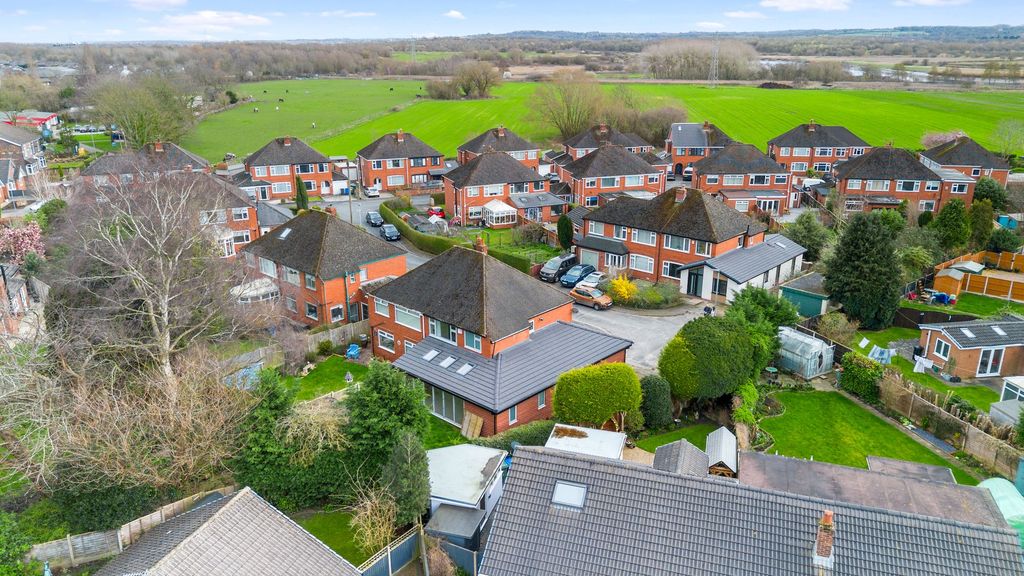 Property photo 2 of 23