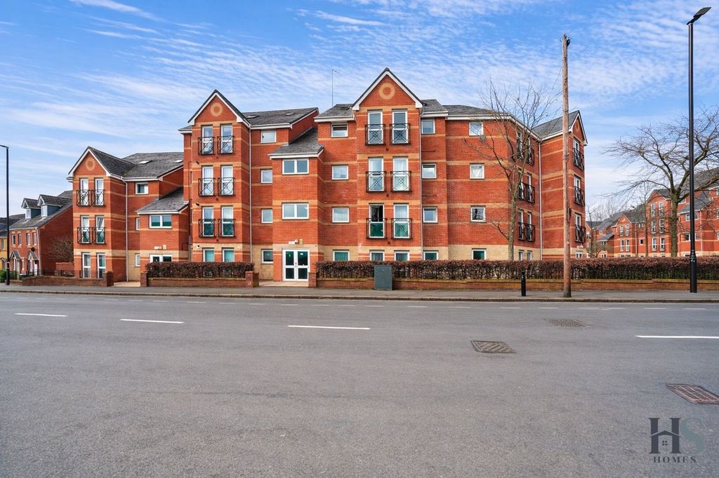 Property photo 1 of 17