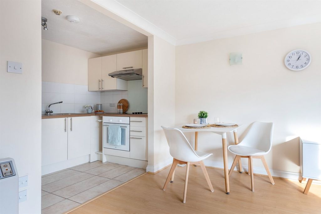 Property photo 3 of 6 Kitchen/Dining Area