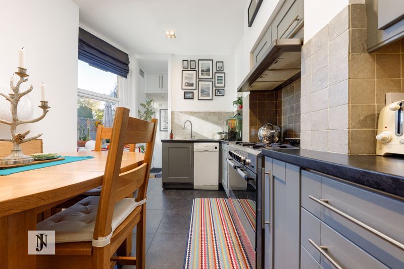 Property photo 3 of 16 Photo 6