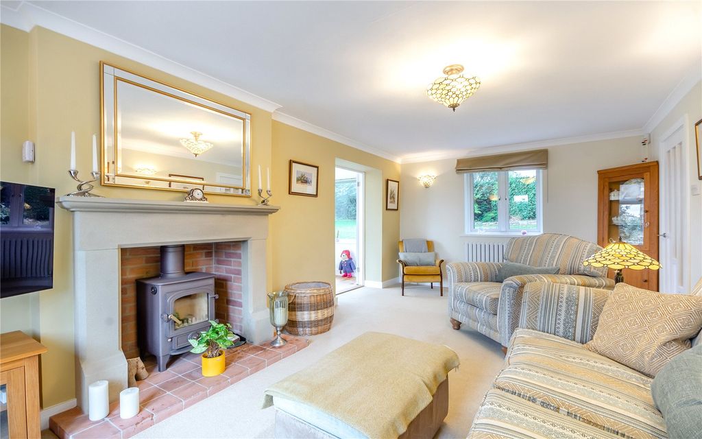 Property photo 2 of 25 Sitting Room