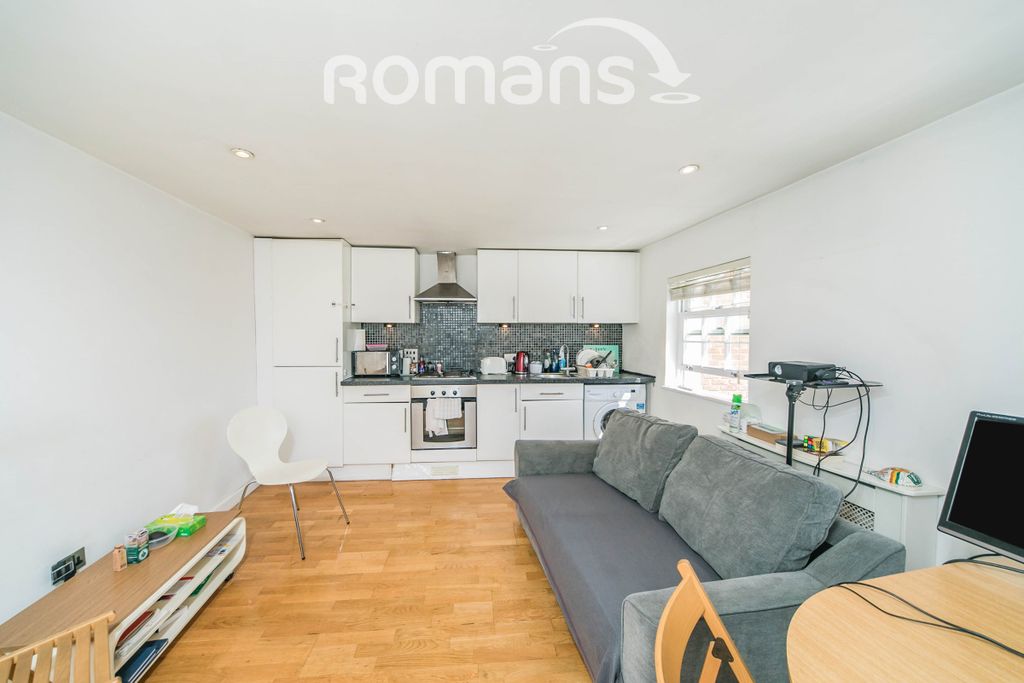 Property photo 3 of 10 5A0F19c7-A655-4Da4-8
