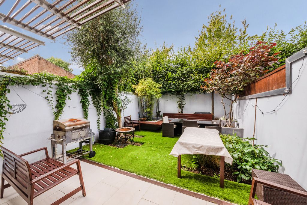 Property photo 3 of 13