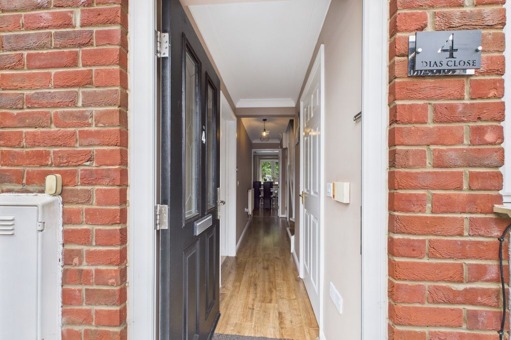 Property photo 2 of 23 Ewemove Spalding Hallway