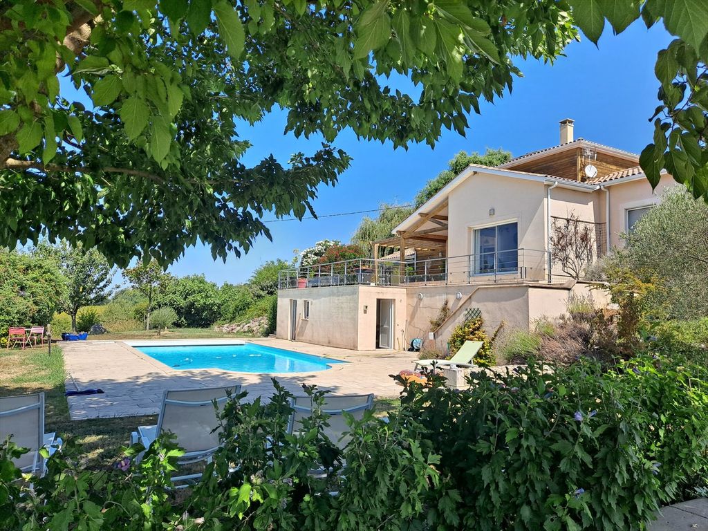Property photo 1 of 30 Magnificent Architect-Designed Villa With Pool And Panoramic View