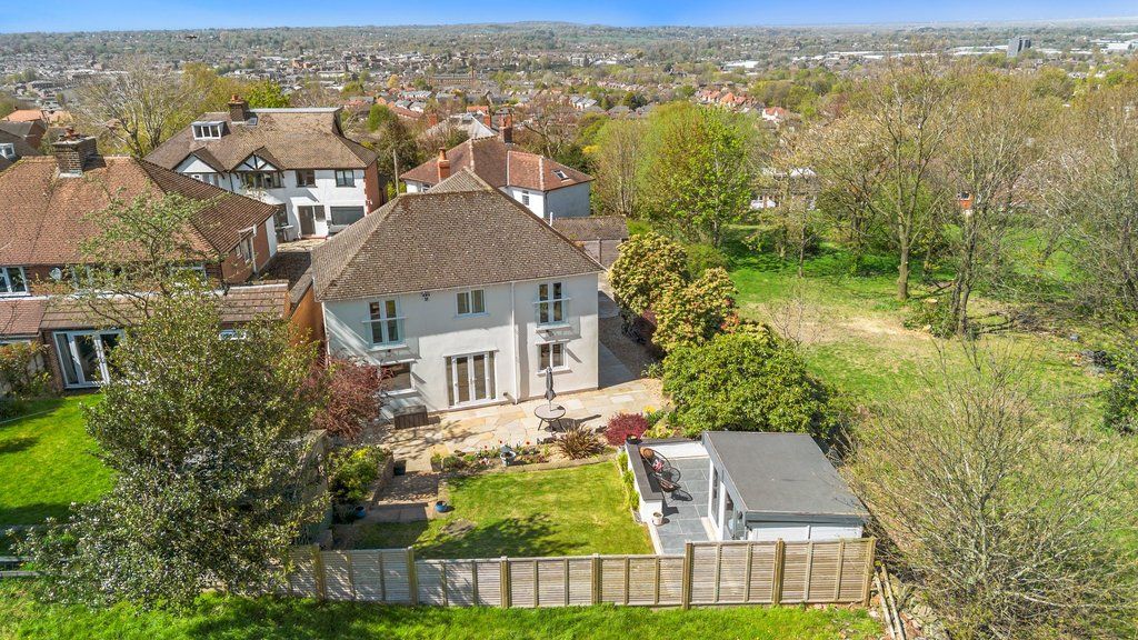 Property photo 2 of 41