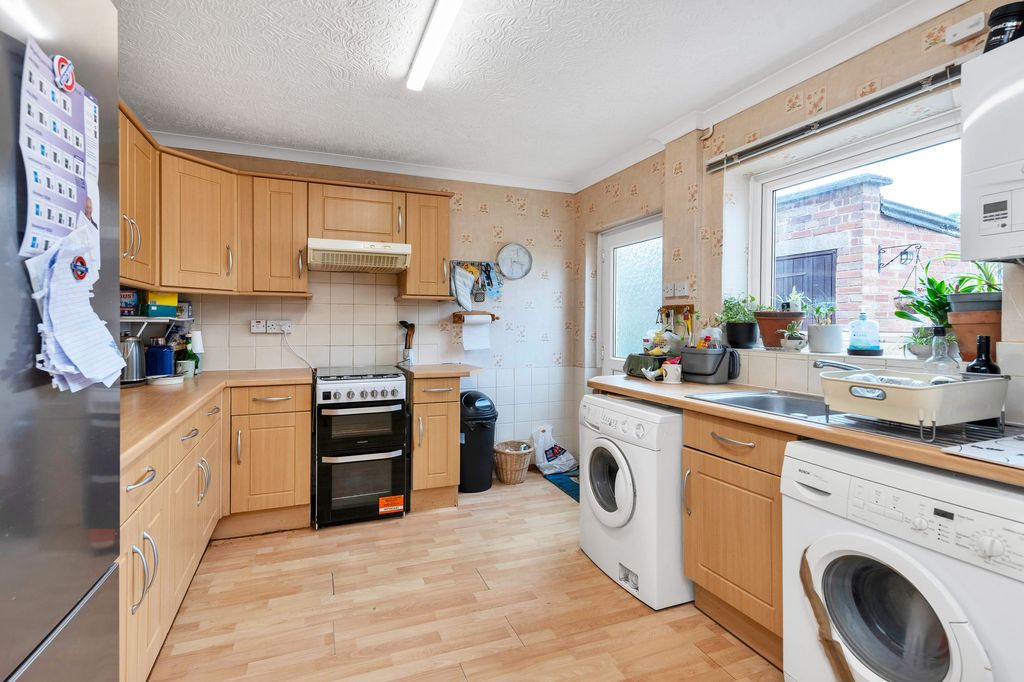Property photo 3 of 16