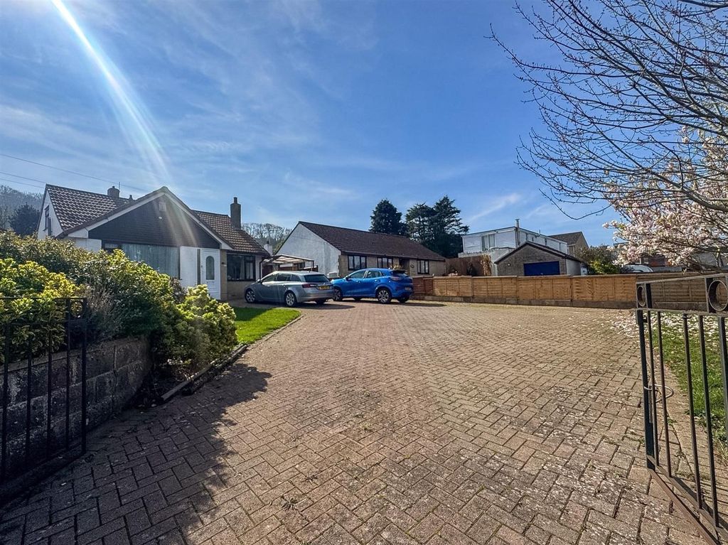 Property photo 1 of 22 Front Garden &amp; Parking