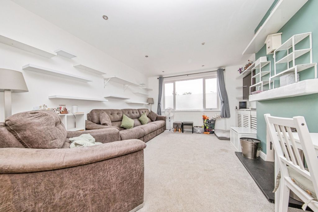 Property photo 2 of 18 Pbox-Img.Jpg