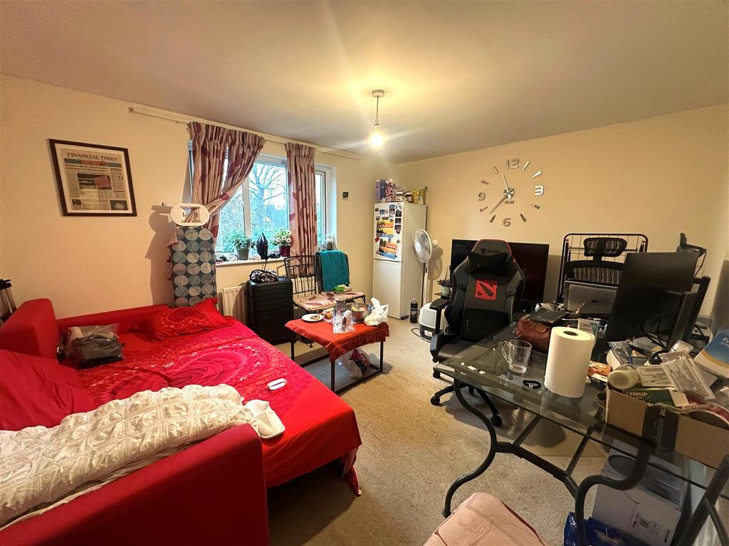 Property photo 2 of 5 Coopers Estate Agents