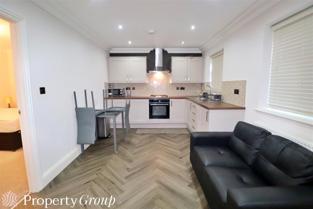 Property photo 2 of 9 Leighton Close 5 2601 (2).Jpg