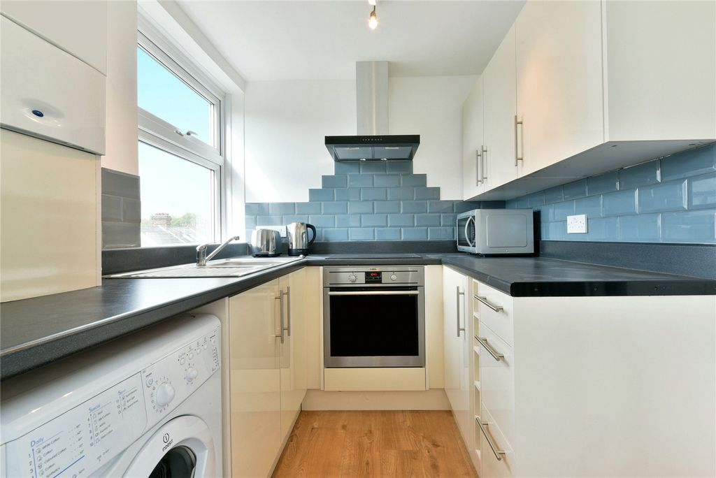 Property photo 2 of 10 Picture No. 06