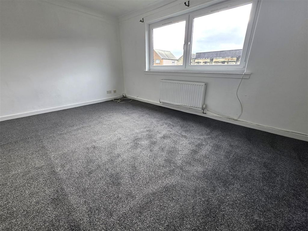 Property photo 2 of 12 Lounge