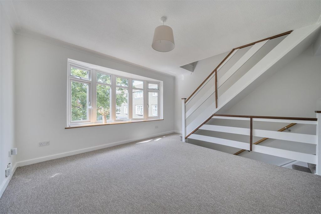 Property photo 2 of 12 1353425-6-68c34Fee3Fed4.Jpg