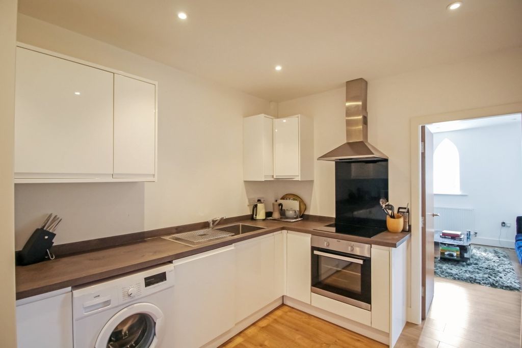 Property photo 2 of 11 Kitchen