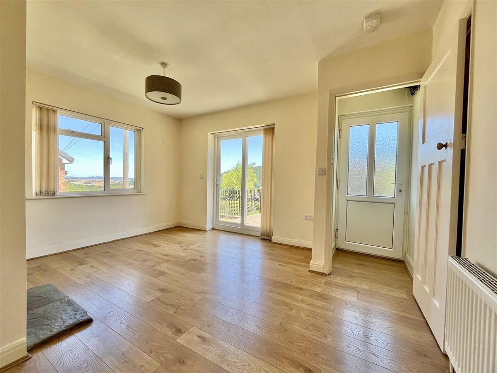 Property photo 3 of 24