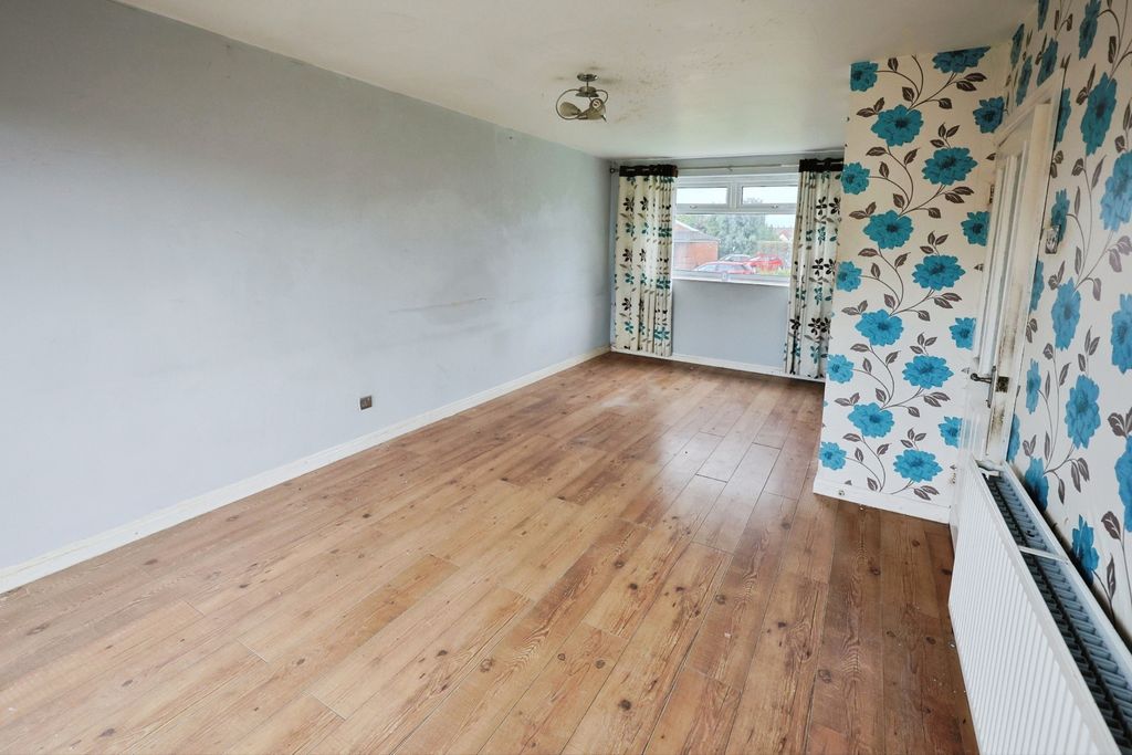 Property photo 3 of 11 Pbox-Img.Jpg