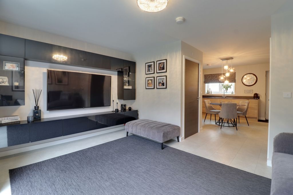 Property photo 1 of 22 Lounge