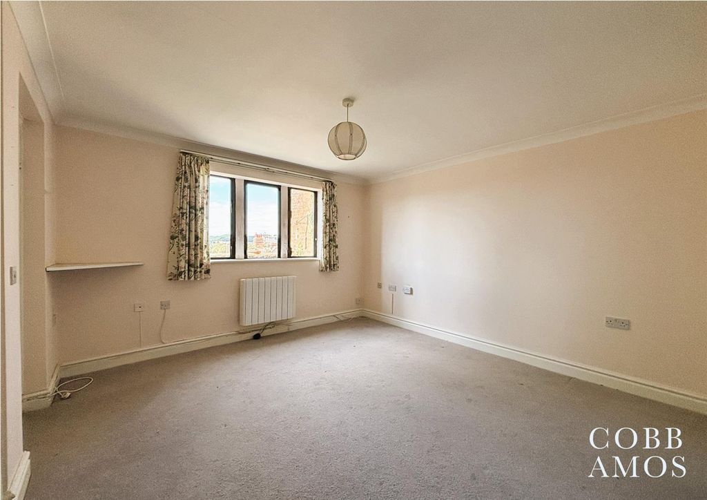 Property photo 3 of 12 Adp004.Jpg
