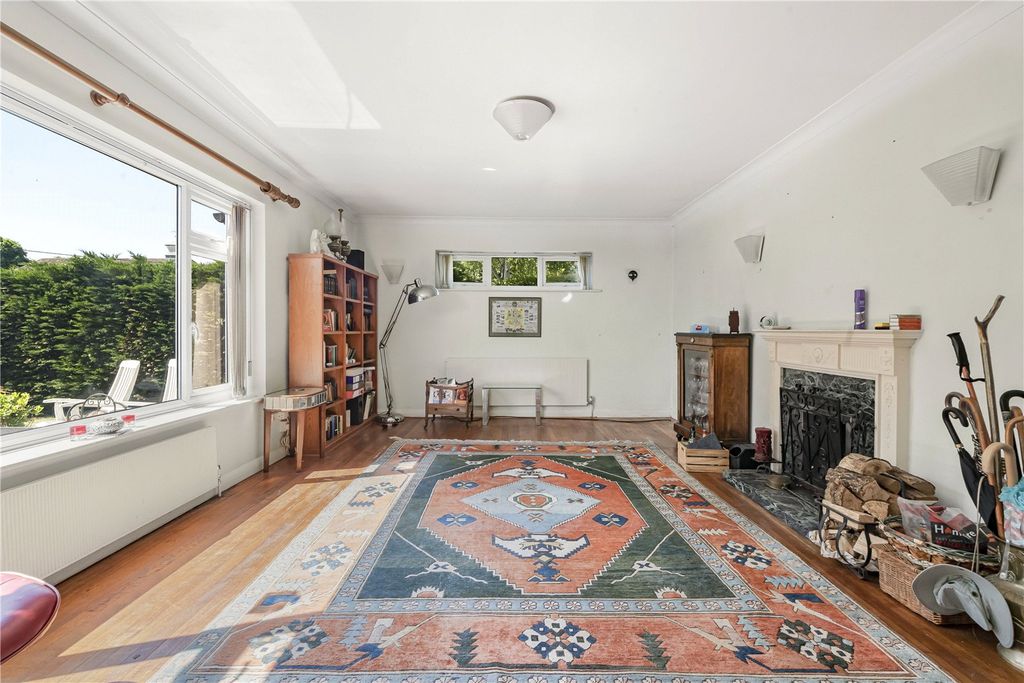 Property photo 2 of 19 Sitting Room