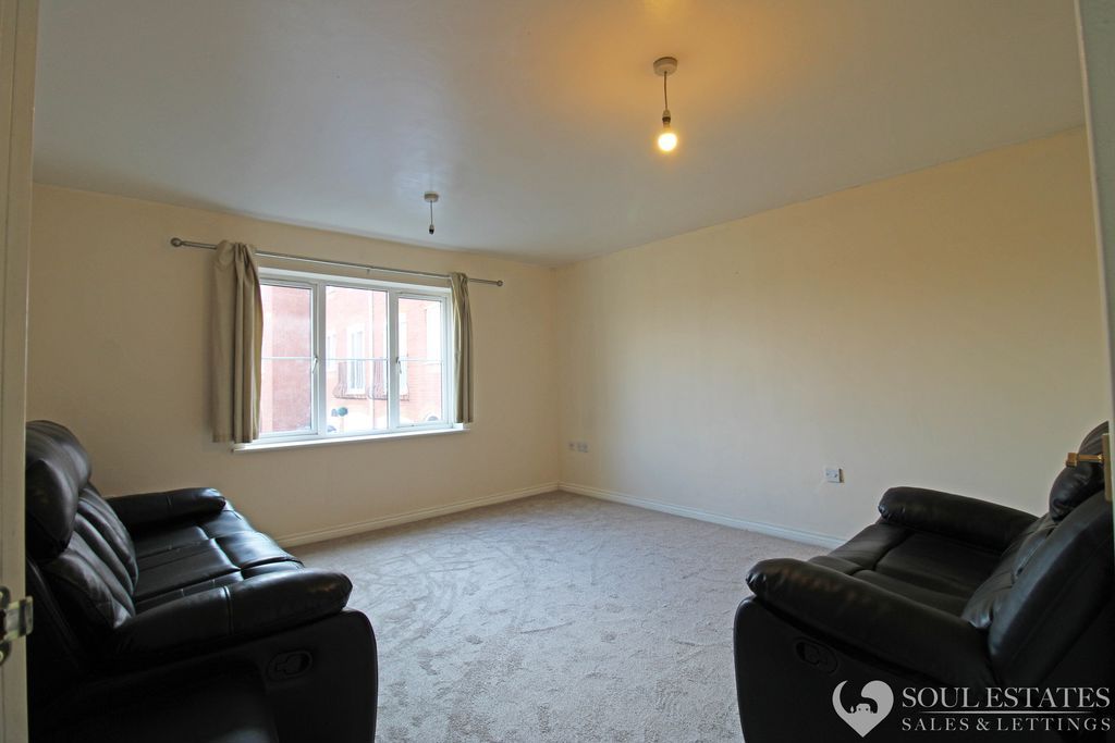 Property photo 2 of 13 Lounge