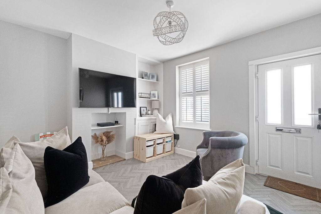 Property photo 2 of 14