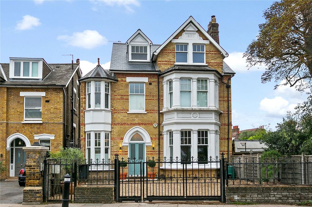Property photo 1 of 16 Picture No. 01