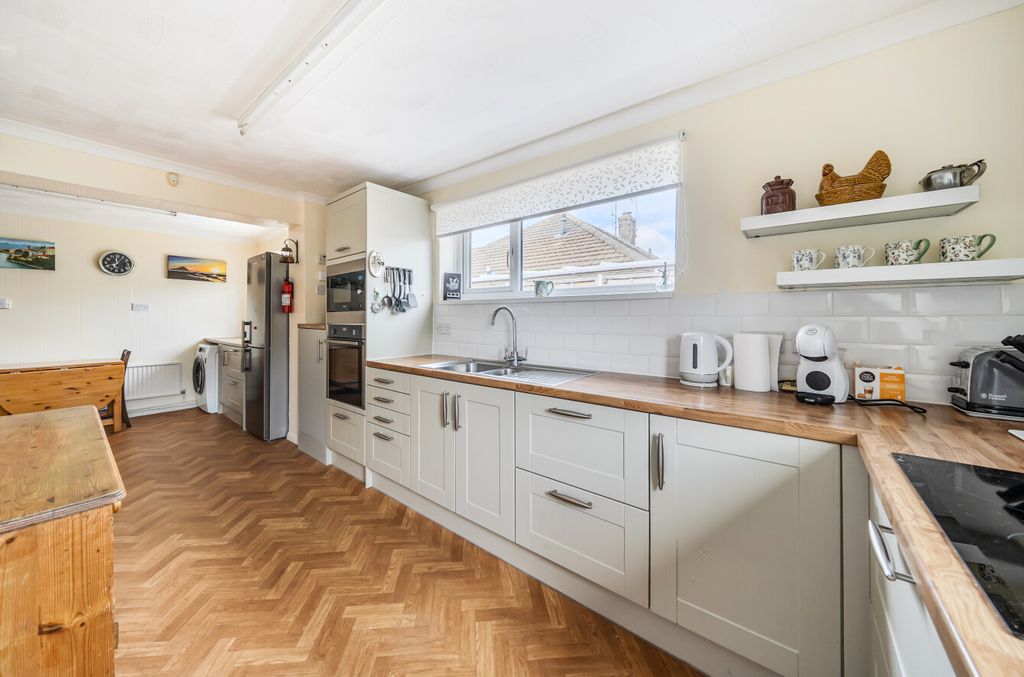 Property photo 2 of 12 15367174