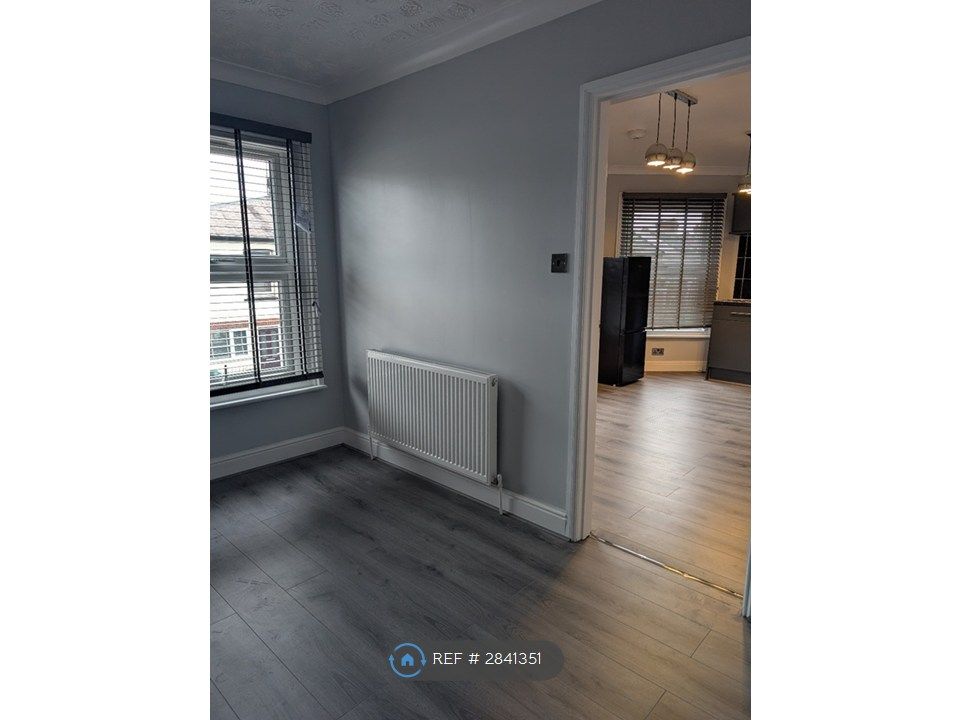 Property photo 3 of 5 Bedroom