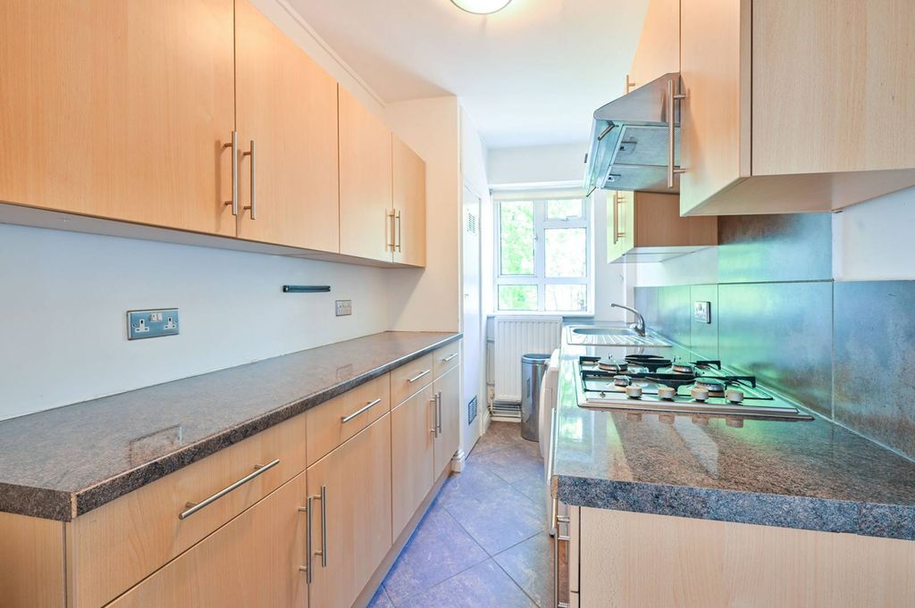 Property photo 3 of 7